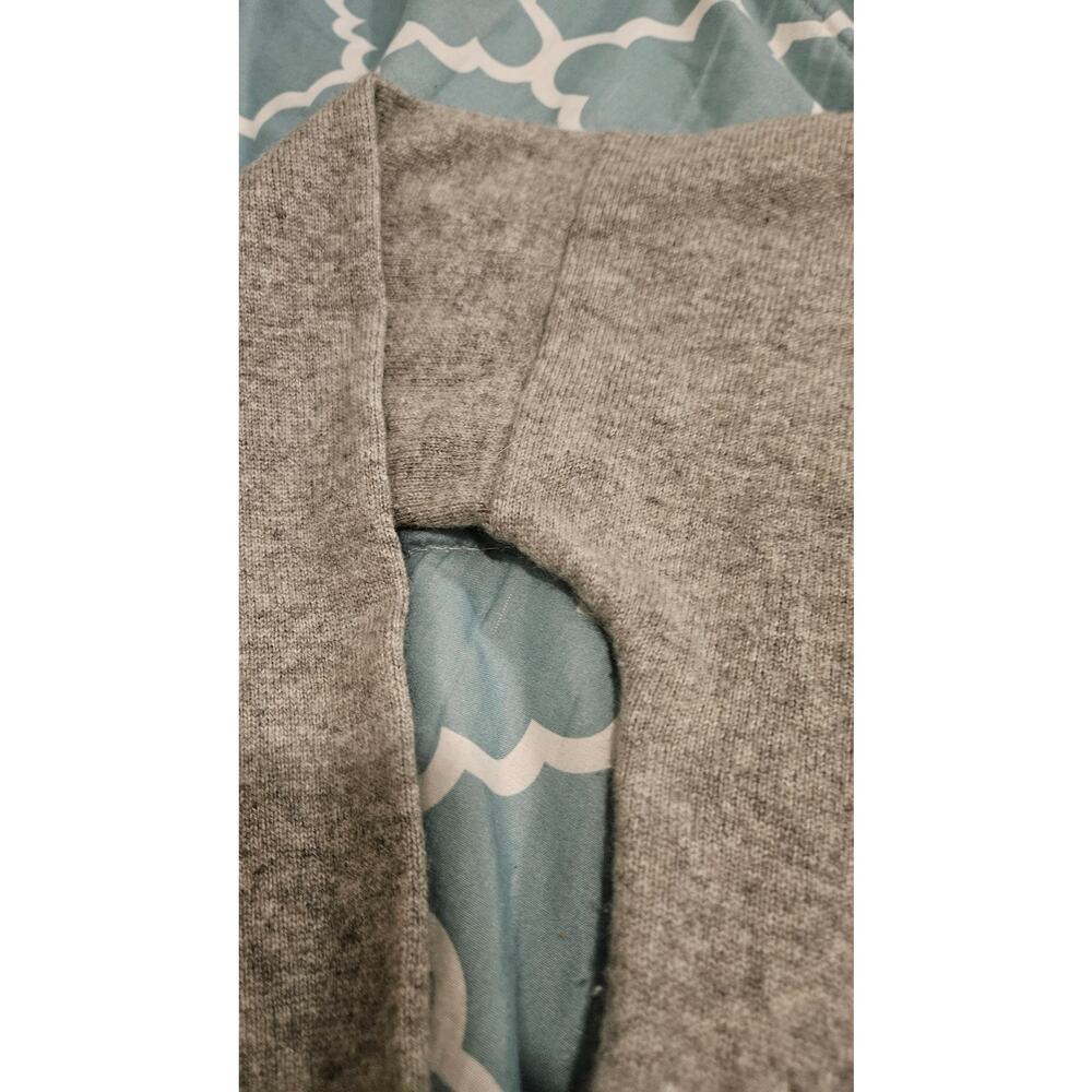 Sofia Cashmere Neiman Marcus Gray 100% Cashmere Rhinestone V-Neck Sweater M - Picture 4 of 10